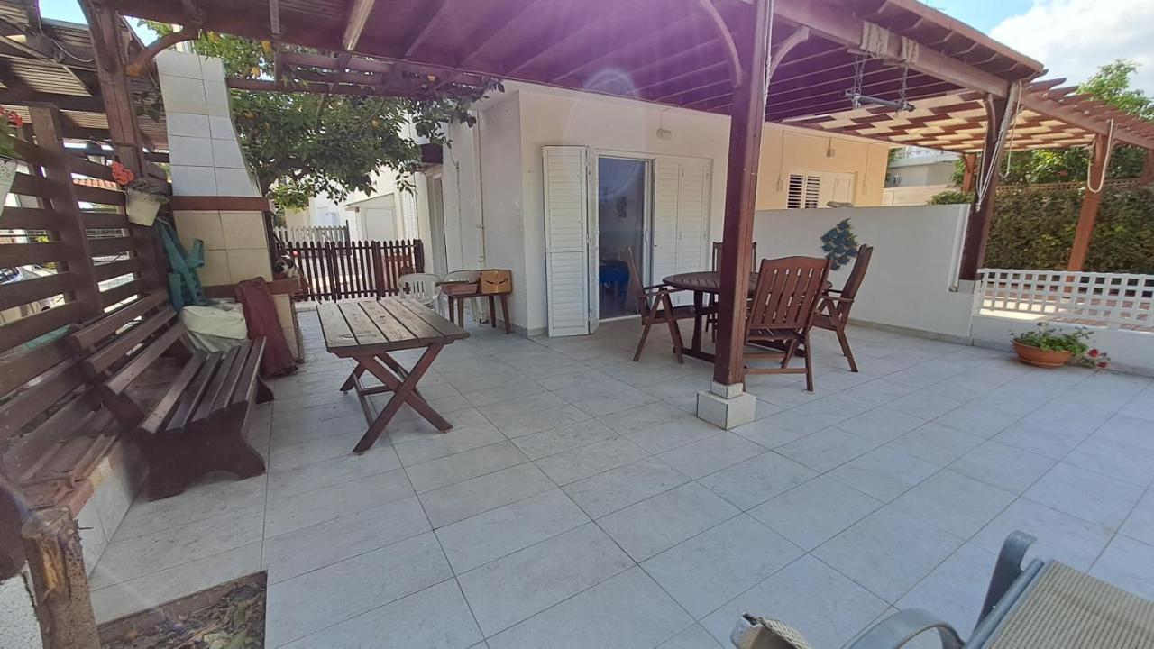 Апартаменты Relaxing Seaside Manors Ларнака Экстерьер фото