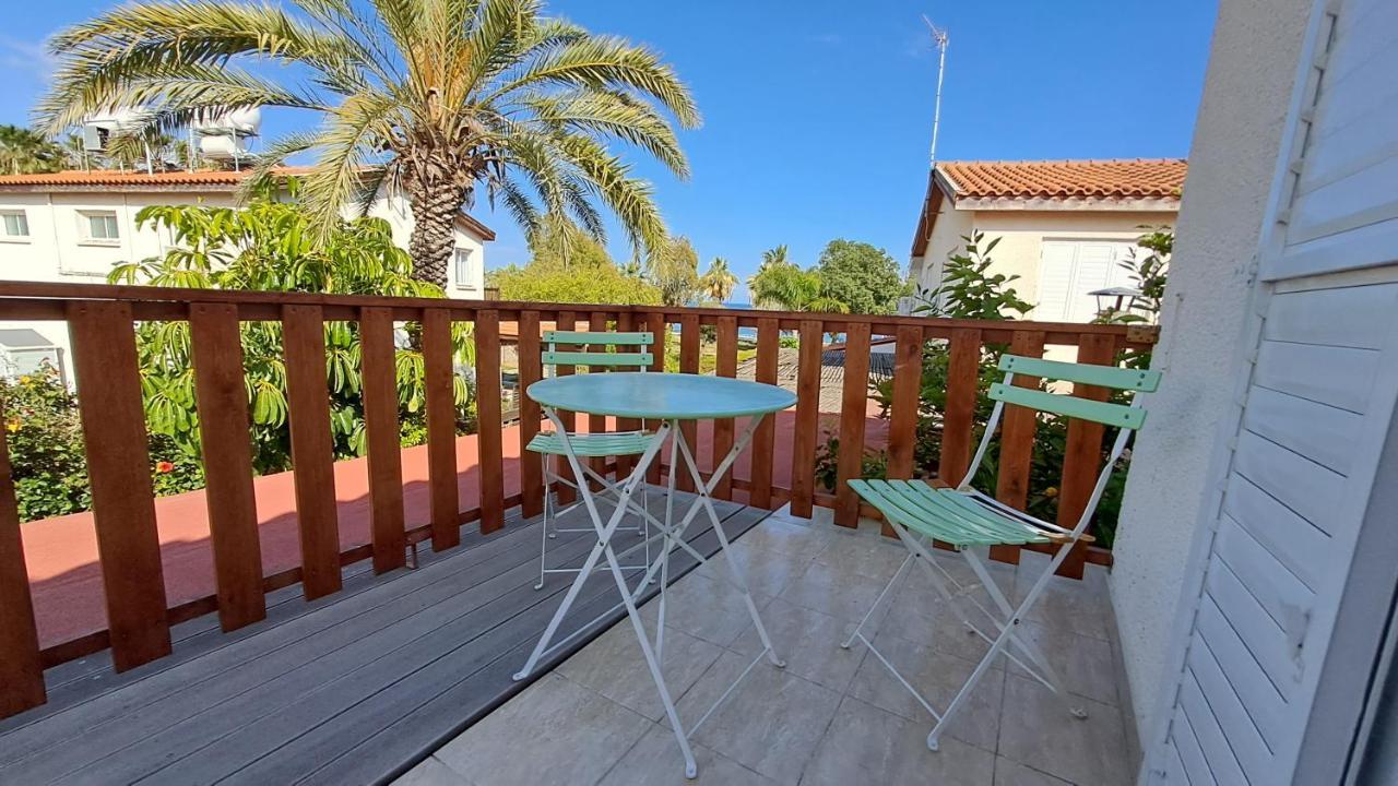 Апартаменты Relaxing Seaside Manors Ларнака Экстерьер фото